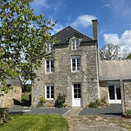 Maison En Pierre En Mayenne - Proche Normandie